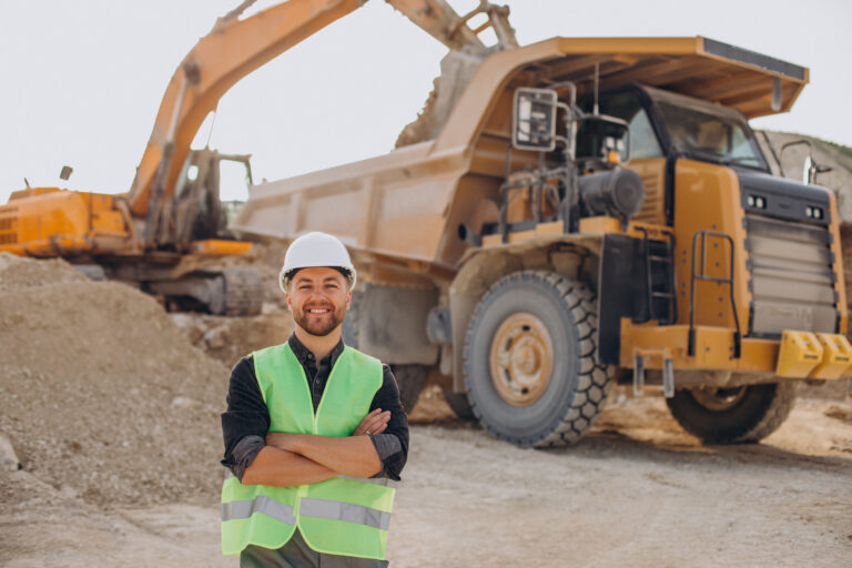 Heavy Equipment Operator vs. Forklift Operator: What’s the Difference?